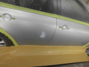 日産スカイライン ドアの凹み修理