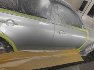日産スカイライン ドアの凹み修理