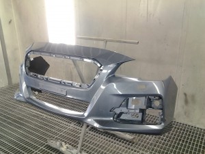 スバル レヴォーグ フロントバンパー修理