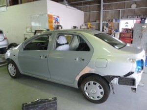 トヨタBELTA 左側面の損傷修理