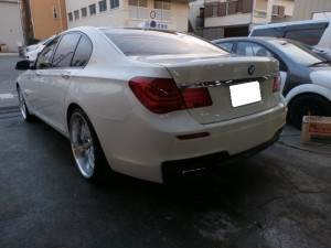 BMW 750 鈑金塗装
