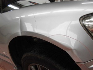 日産ステージア フェンダーのヘコミ 板金塗装修理