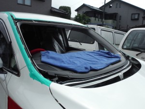 ニッサン エルグランド フロントガラス取替