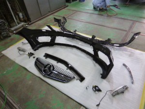 AMG C63 バンパー交換