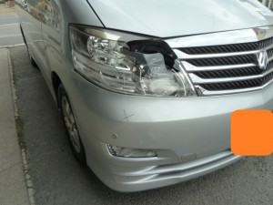 アルファードフロント部損傷