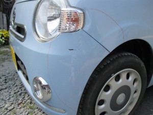 ダイハツミラココア 凹みの 板金塗装修理