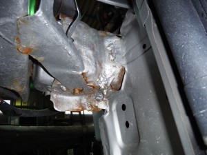 不適切修理 これは・・・だめですよ。
