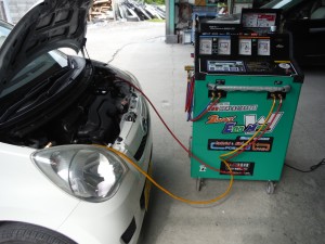 埼玉県春日部市:エアコンリフレッシュ (フロントガラスが曇る方必見)