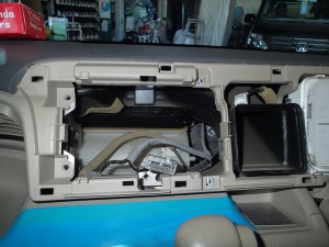 ホンダ ライフ ナビ取り付け編
