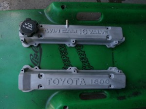 MR2ヘッドカバー サンドブラストによる耐熱塗装