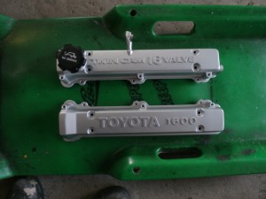 MR2ヘッドカバー サンドブラストによる耐熱塗装