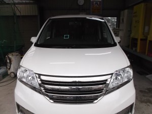 日産 セレナ ガラス交換