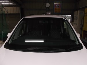 日産 セレナ ガラス交換