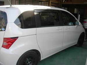 ホンダ フリード(GB3) 建築塗装飛び 磨き修理