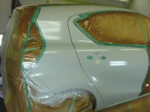 リヤフェンダー修理 トヨタ アクア