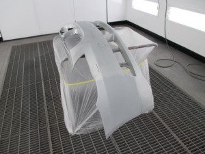 BMW525i バンパー修理