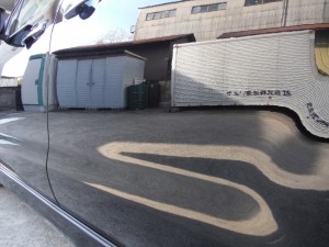 埼玉県春日部市:マツダ プレマシー 左側面修理
