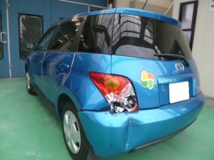 埼玉県川口市:トヨタ イスト(NCP60) 左リヤ部修理