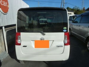 ダイハツタントバックドア逆突事故