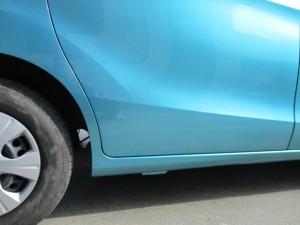 【ステップ修理金額】縁石にぶつけてしまった車のステップをキレイに修理