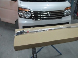 車のアンテナが折れてしまい交換