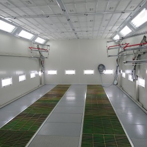 塗装ブース カーボンヒーターによる乾燥