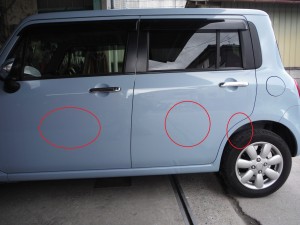 埼玉県春日部市:スズキ ラパン 隣にあった自転車が倒れて傷ついた!!