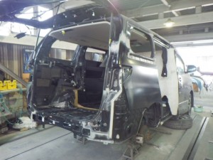 ヴェルファイア 追突大破修理