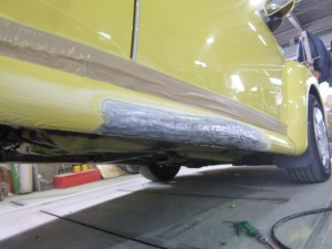 VWビートルステップパネルの修理 塗装
