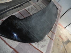リヤスポイラー塗装劣化修理