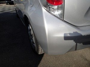 アクア リヤバンパー修理・塗装