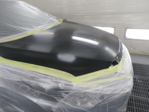 トヨタ ハリアー ボンネット飛び石修理