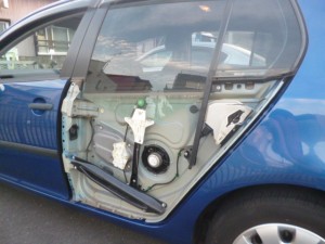 VWゴルフ ドアガラスレギュレータ モータ 交換