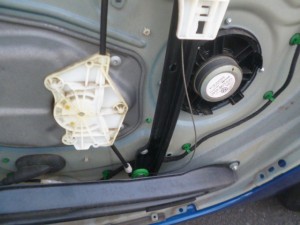 VWゴルフ ドアガラスレギュレータ モータ 交換