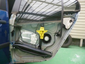 VWゴルフ ドアガラスレギュレータ モータ 交換