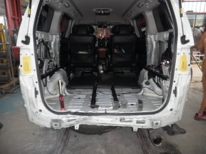 ヴェルファイア追突被害車