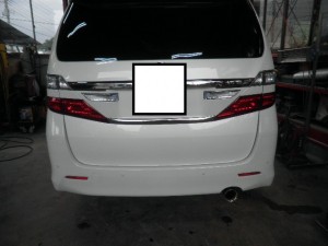 ヴェルファイア追突被害車