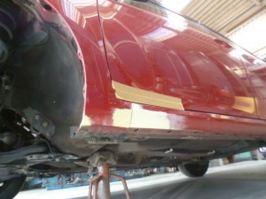トヨタ オーリス(NZE151) 左ロッカーパネル(ステップ部)修理