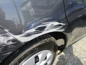 ヴィッツのクォーターパネル鈑金、塗装