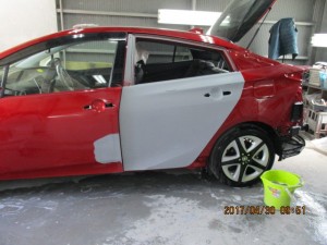 プリウス新色 赤パール 3T7