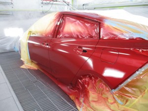 プリウス新色 赤パール 3T7