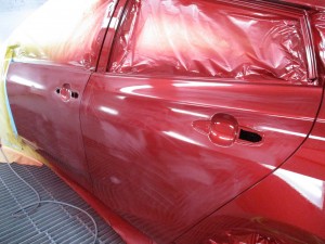 プリウス新色 赤パール 3T7