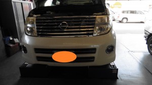 日産エルグランドエンジン掛からず…。