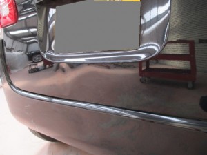 ダイハツタント リヤゲート凹みの板金塗装修理