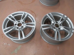 BMW純正ホイールを色変え塗装