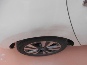 日産リーフヘコミの板金塗装修理