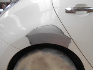 日産リーフヘコミの板金塗装修理