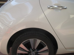 日産リーフヘコミの板金塗装修理