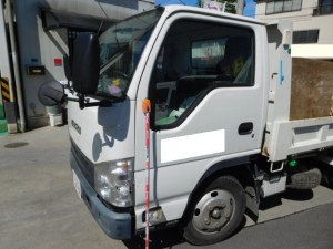 イスズ エルフ ドア修理