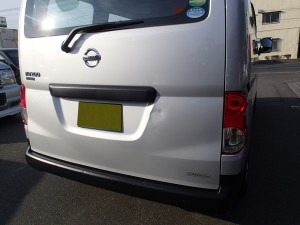埼玉県桶川市/NV200リヤゲート板金・修理・塗装